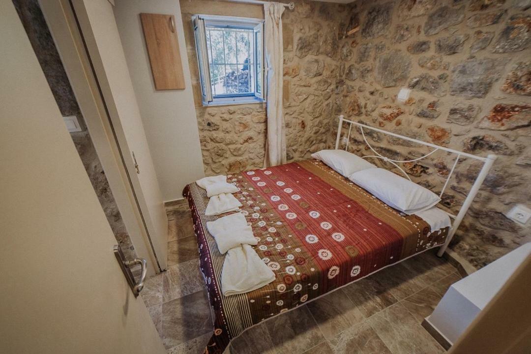 Eleutheria Каламата Екстериор снимка